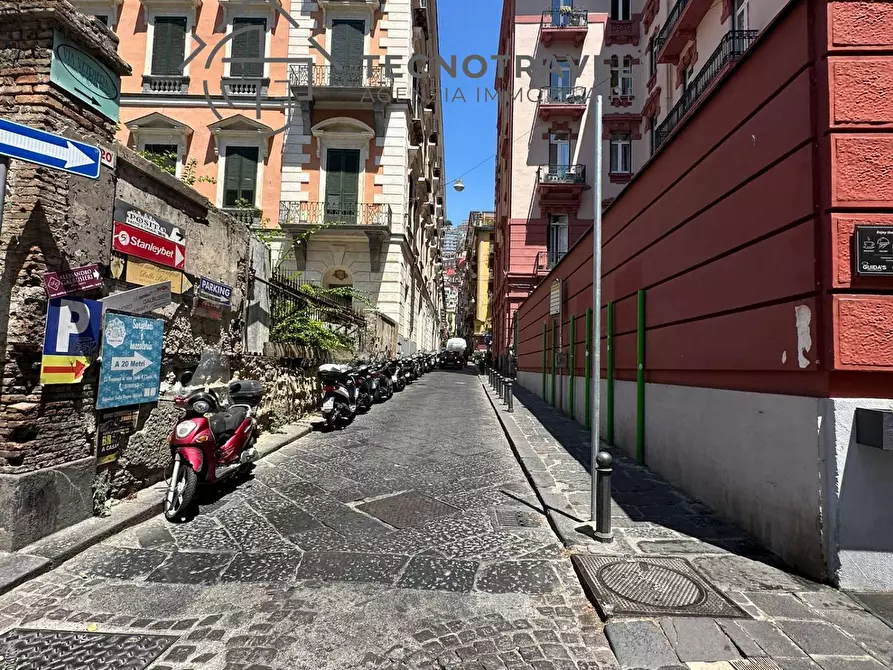 Immagine 26 di Appartamento in vendita  in Salita Santa Maria Apparente 8 a Napoli