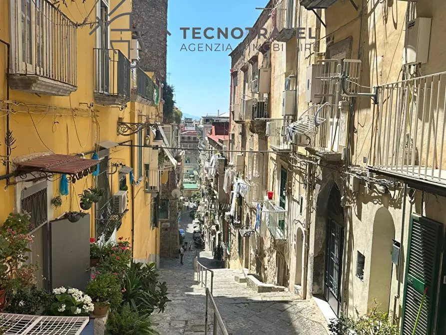 Immagine 32 di Appartamento in vendita  in Salita Santa Maria Apparente 8 a Napoli