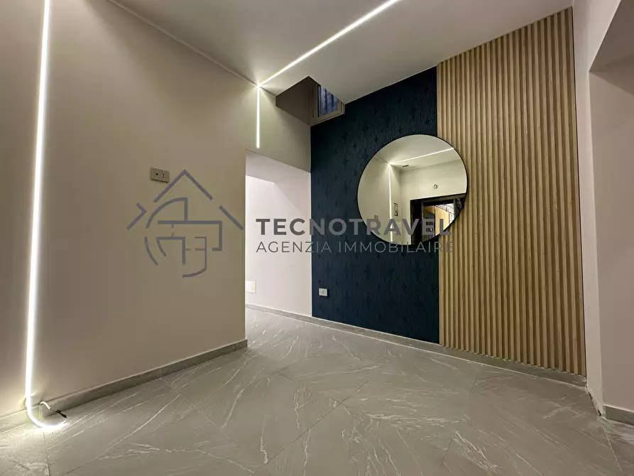 Immagine 2 di Appartamento in vendita  in Salita Santa Maria Apparente 8 a Napoli