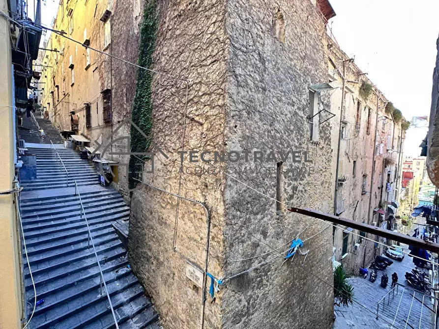 Immagine 35 di Appartamento in vendita  in Salita Santa Maria Apparente 8 a Napoli