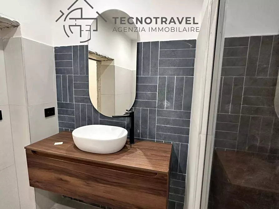 Immagine 21 di Appartamento in vendita  in Salita Santa Maria Apparente 8 a Napoli