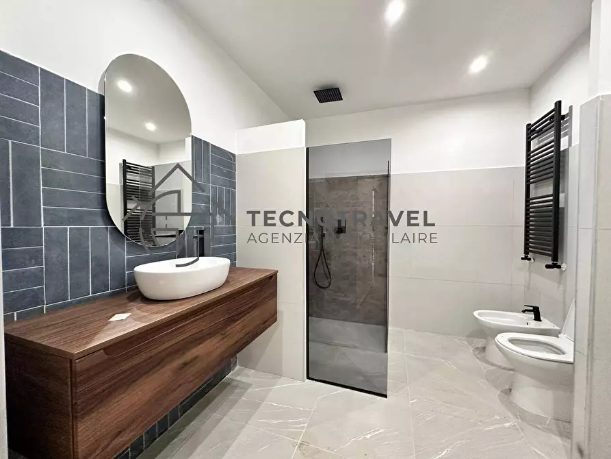 Immagine 17 di Appartamento in vendita  in Salita Santa Maria Apparente 8 a Napoli