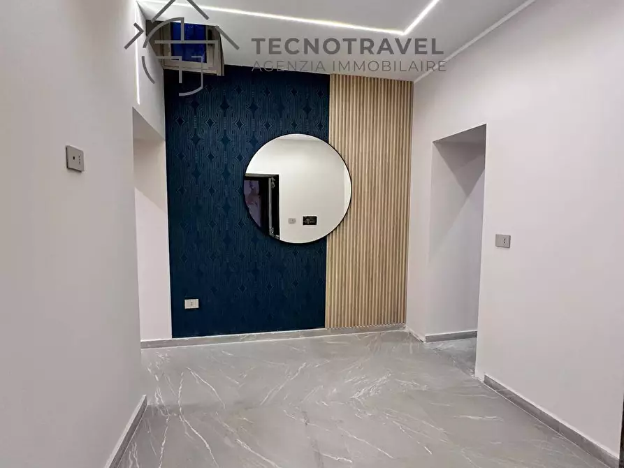 Immagine 11 di Appartamento in vendita  in Salita Santa Maria Apparente 8 a Napoli