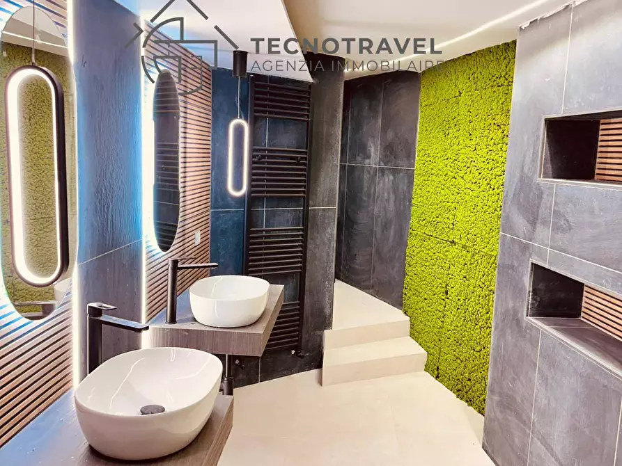 Immagine 7 di Appartamento in vendita  in via del parco carelli 42 a Napoli