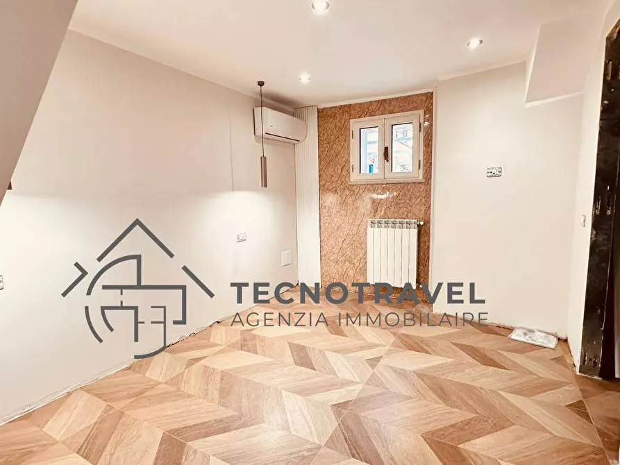 Immagine 5 di Appartamento in vendita  in via del parco carelli 42 a Napoli