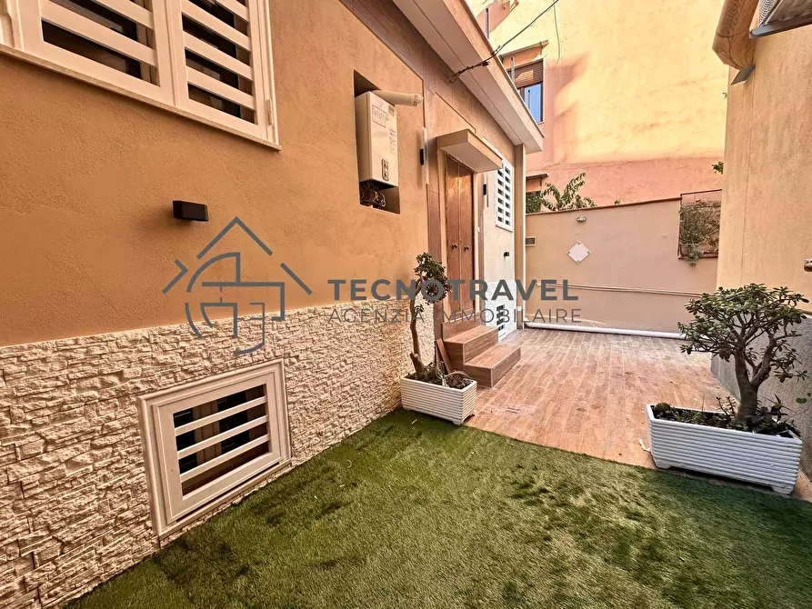 Immagine 14 di Appartamento in vendita  in via del parco carelli 42 a Napoli