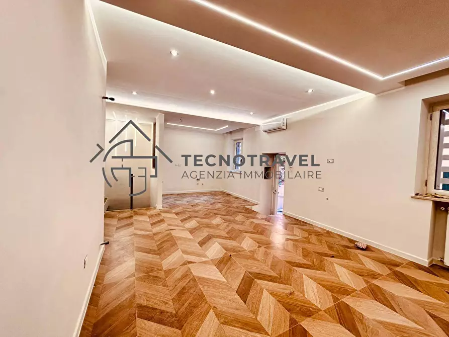 Immagine 6 di Appartamento in vendita  in via del parco carelli 42 a Napoli