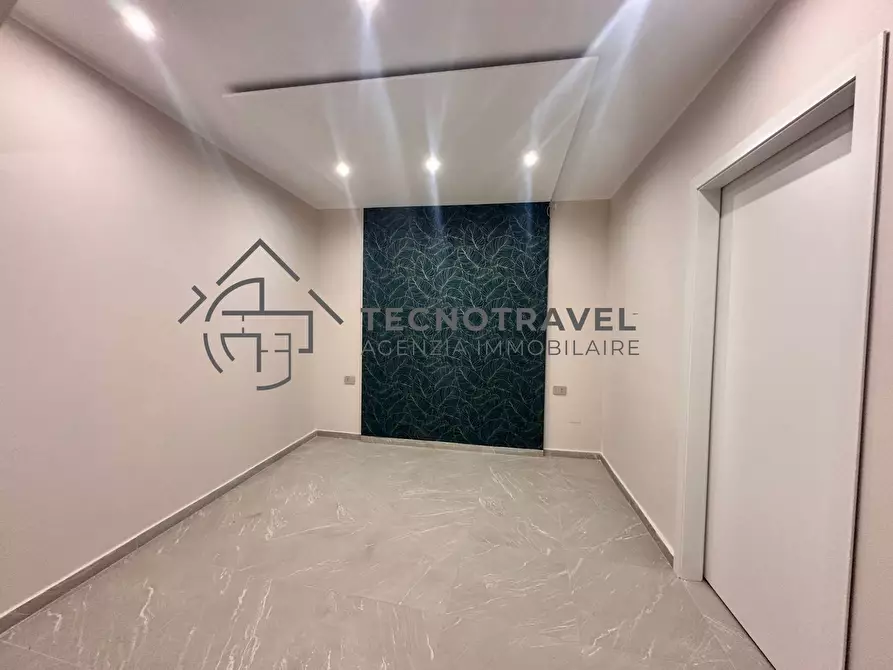 Immagine 13 di Appartamento in vendita  in Salita Santa Maria Apparente 8 a Napoli