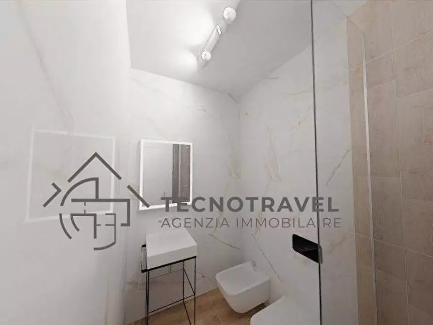 Immagine 5 di Appartamento in vendita  in via baffi 15 a Napoli