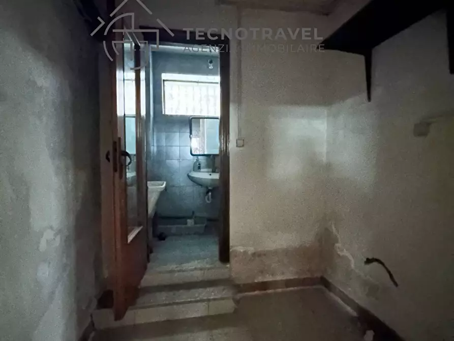 Immagine 12 di Locale commerciale in affitto  in via pietro colletta 27 a Casavatore