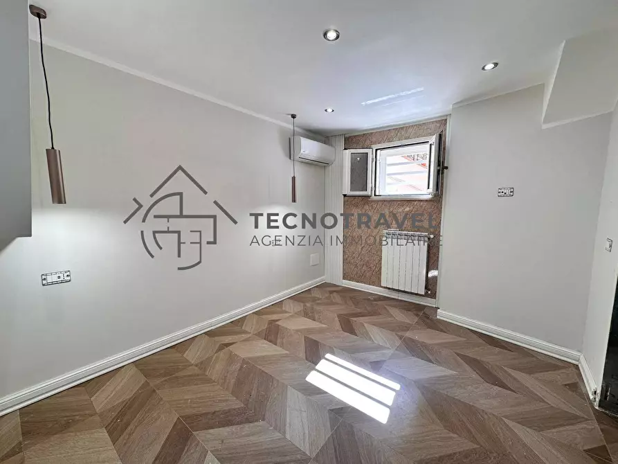 Immagine 7 di Appartamento in vendita  in via del parco carelli 42 a Napoli