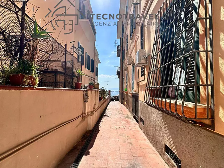 Immagine 3 di Appartamento in vendita  in via del parco carelli 42 a Napoli