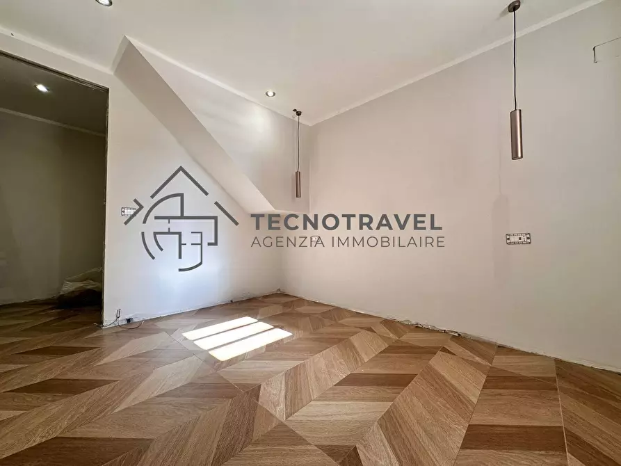 Immagine 21 di Appartamento in vendita  in via del parco carelli 42 a Napoli