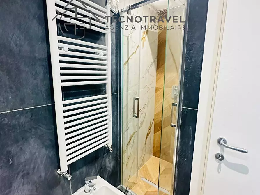 Immagine 20 di Appartamento in vendita  in via del parco carelli 42 a Napoli