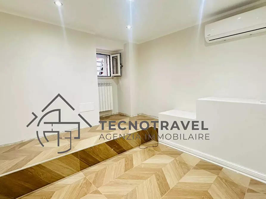 Immagine 25 di Appartamento in vendita  in via del parco carelli 42 a Napoli