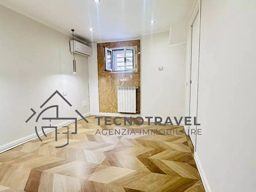 Immagine 24 di Appartamento in vendita  in via del parco carelli 42 a Napoli
