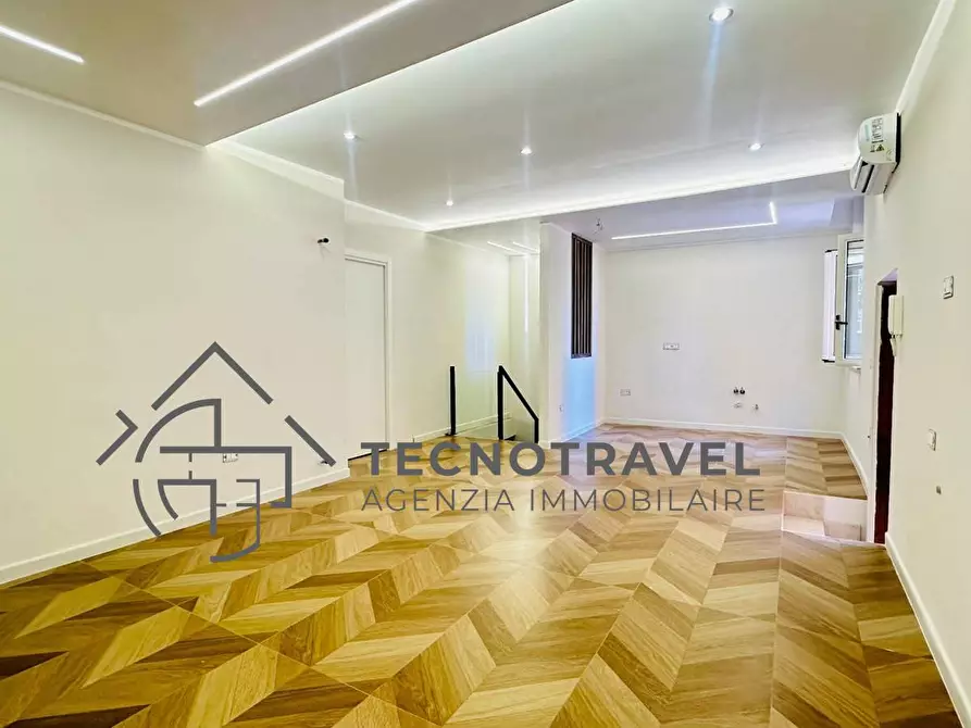 Immagine 22 di Appartamento in vendita  in via del parco carelli 42 a Napoli