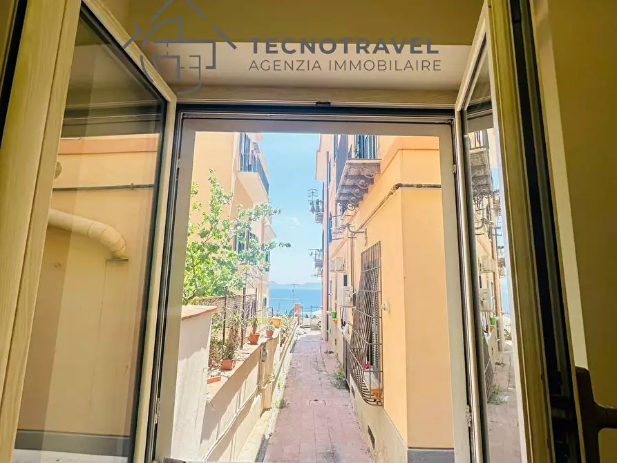 Immagine 8 di Appartamento in vendita  in via del parco carelli 42 a Napoli
