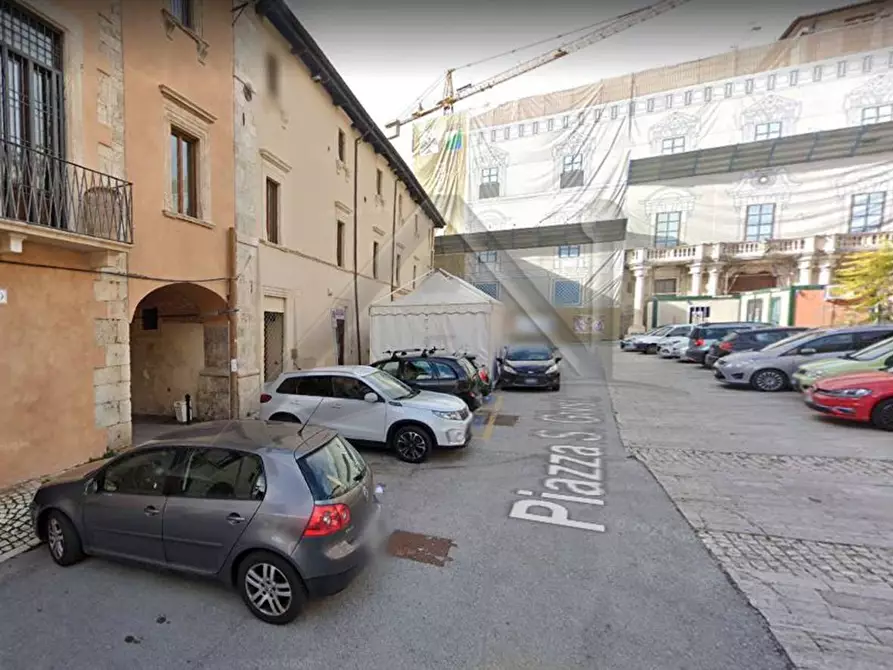 Immagine 5 di Locale commerciale in vendita  in Piazza Santa Giusta a L'aquila