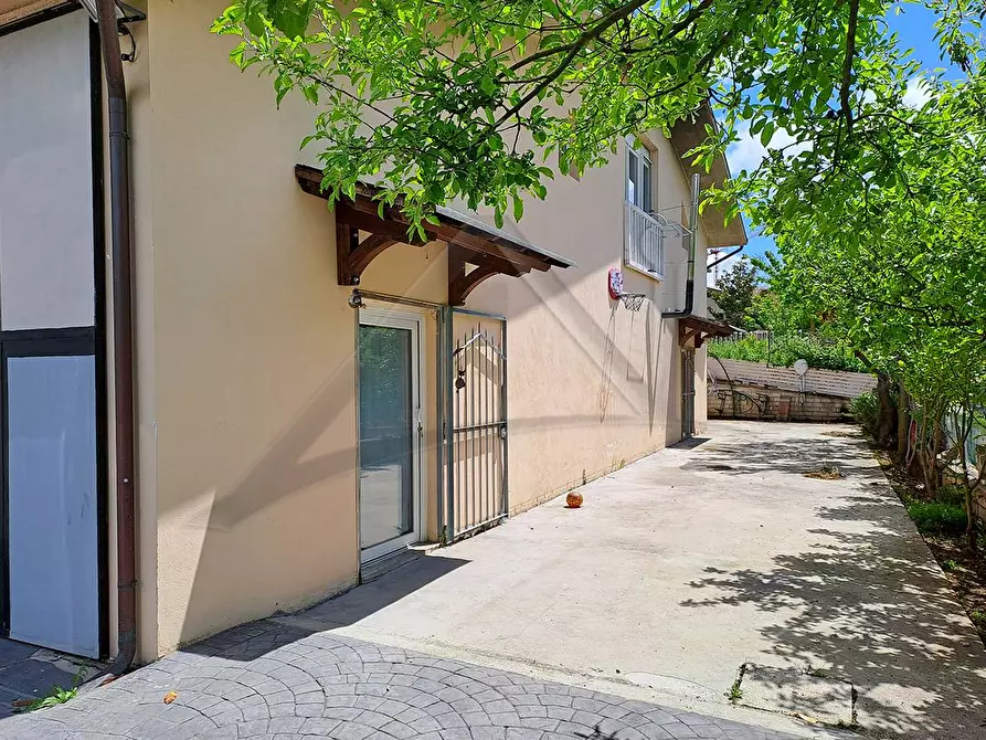 Immagine 1 di Casa indipendente in vendita  in Via Gualchiera a Acciano