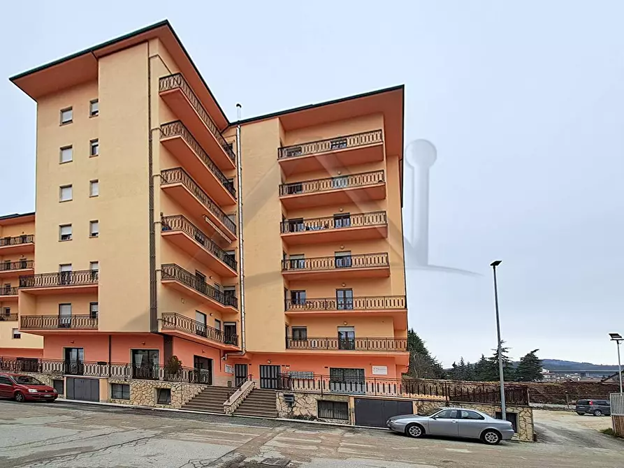 Immagine 1 di Locale commerciale in vendita  in Via Giancandido Pastorelli 16A a L'aquila