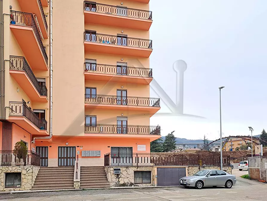 Immagine 2 di Locale commerciale in vendita  in Via Giancandido Pastorelli 16A a L'aquila