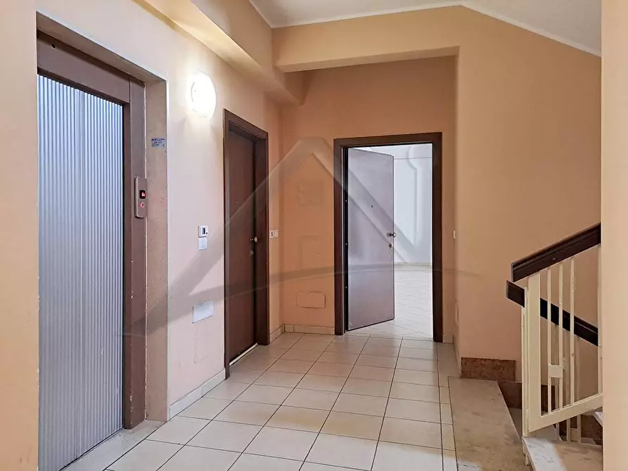 Immagine 5 di Locale commerciale in vendita  in Via Giancandido Pastorelli 16A a L'aquila