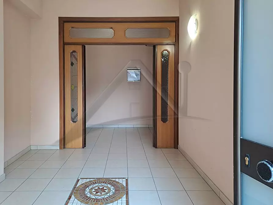 Immagine 4 di Locale commerciale in vendita  in Via Giancandido Pastorelli 16A a L'aquila