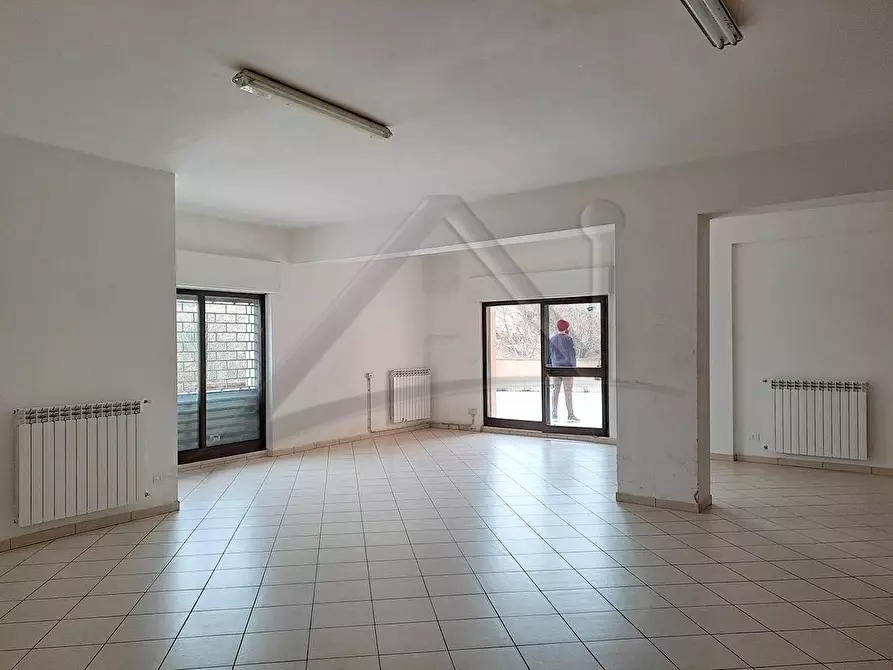 Immagine 18 di Locale commerciale in vendita  in Via Giancandido Pastorelli 16A a L'aquila