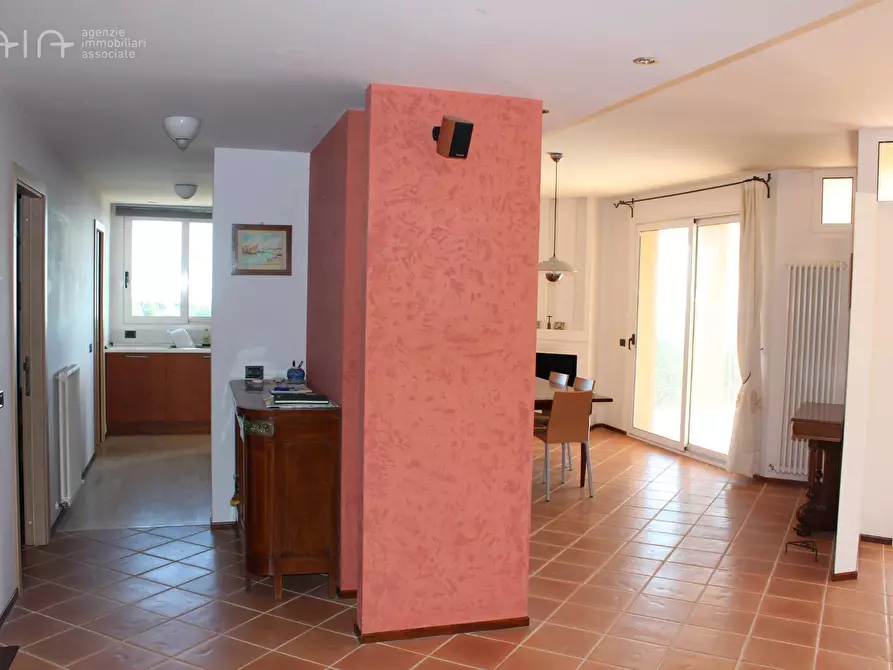 Immagine 27 di Villa in vendita  in Contrada Magazzini 18 a Ripatransone