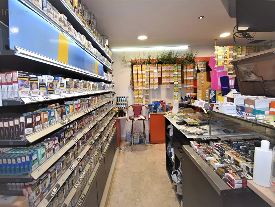 Immagine 6 di Attività commerciale in vendita  in Via Sabotino 70 a San Benedetto Del Tronto