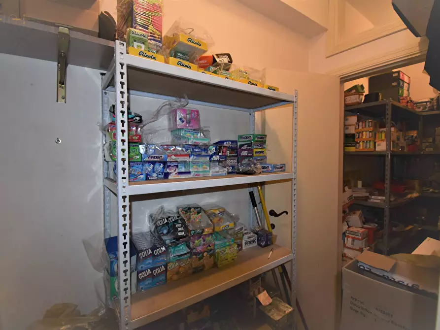 Immagine 8 di Attività commerciale in vendita  in Via Sabotino 70 a San Benedetto Del Tronto