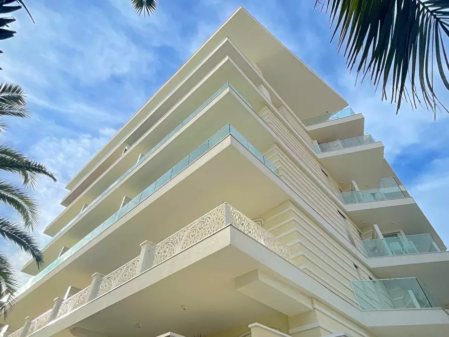 Immagine 31 di Appartamento in vendita  in Viale Marconi 46 a San Benedetto Del Tronto