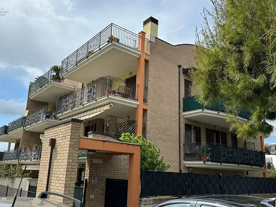 Immagine 1 di Appartamento in vendita  in via Cilea 103 a Grottammare