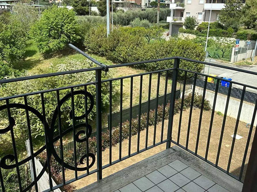 Immagine 9 di Appartamento in vendita  in via Cilea 103 a Grottammare