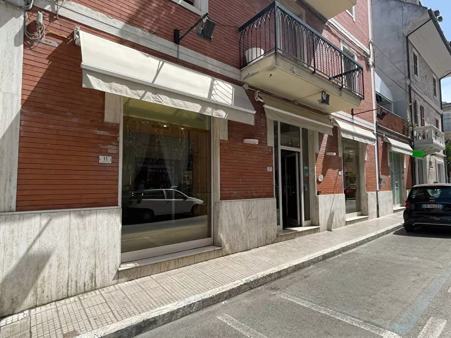 Immagine 3 di Locale commerciale in vendita  in Via Balilla 13 a San Benedetto Del Tronto
