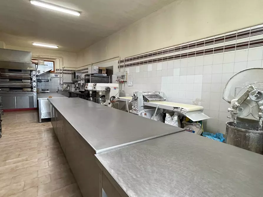 Immagine 13 di Locale commerciale in vendita  in Via Balilla 13 a San Benedetto Del Tronto