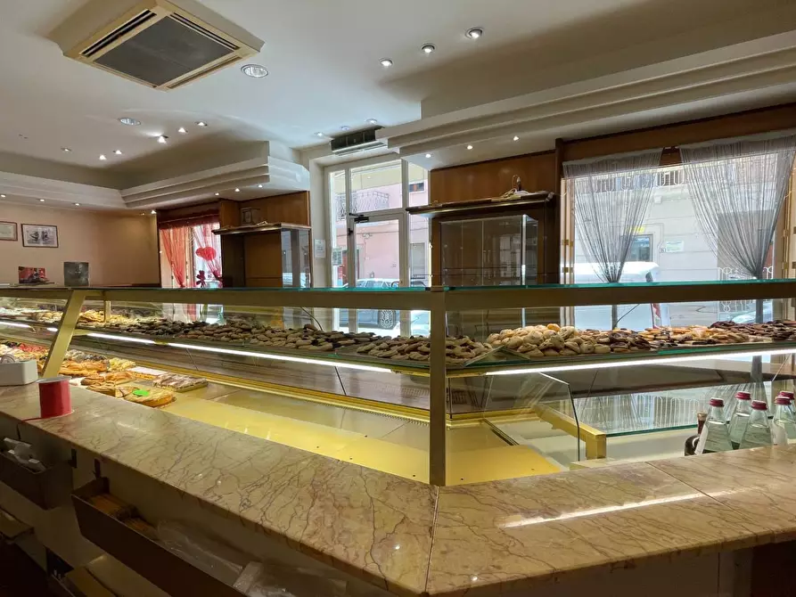 Immagine 8 di Locale commerciale in vendita  in Via Balilla 13 a San Benedetto Del Tronto