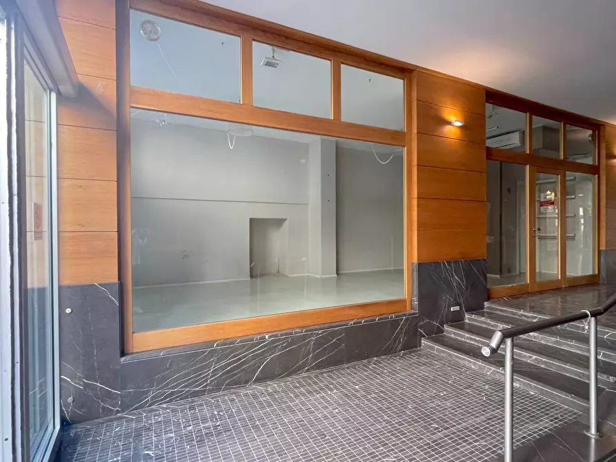 Immagine 7 di Locale commerciale in affitto  in Via XX Settembre 34 a San Benedetto Del Tronto