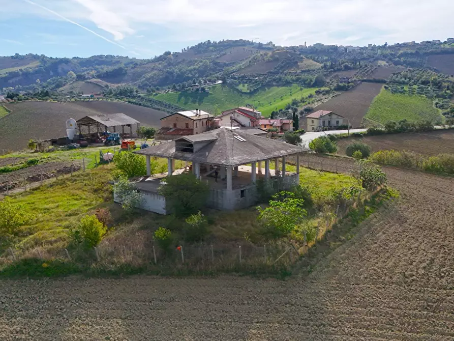 Immagine 22 di Villa in vendita  in Contrada Tronto (zona San Martino ) snc a Ancarano