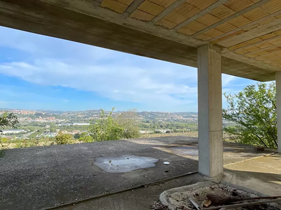 Immagine 36 di Villa in vendita  in Contrada Tronto (zona San Martino ) snc a Ancarano