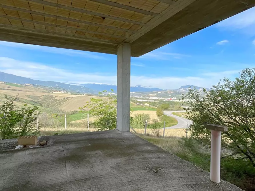 Immagine 25 di Villa in vendita  in Contrada Tronto (zona San Martino ) snc a Ancarano