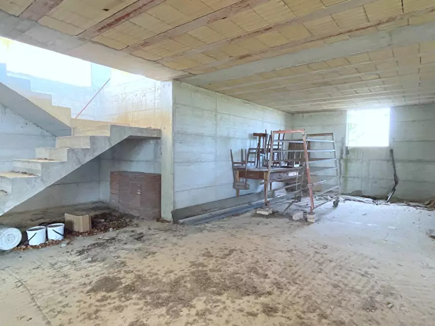 Immagine 40 di Villa in vendita  in Contrada Tronto (zona San Martino ) snc a Ancarano