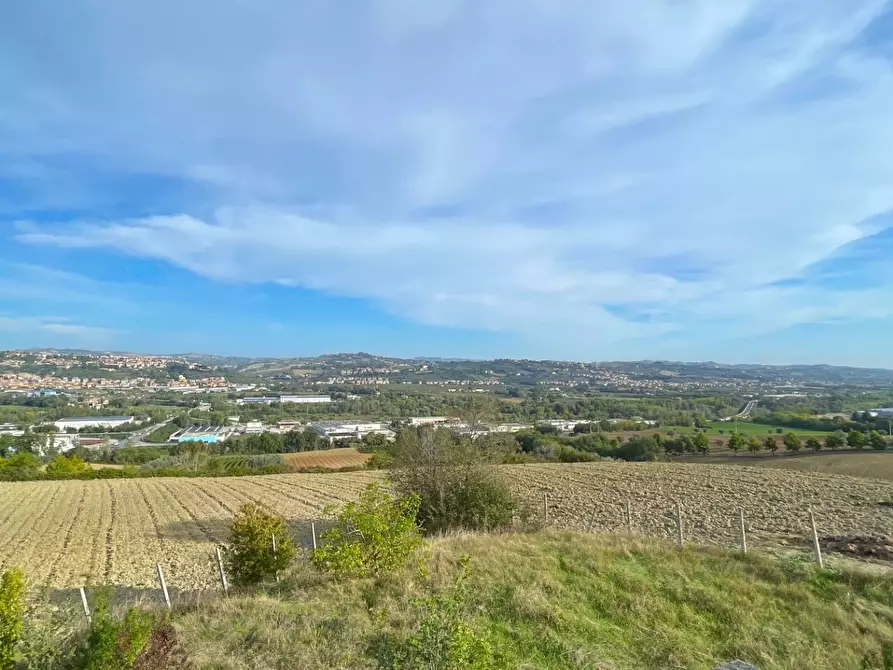Immagine 41 di Villa in vendita  in Contrada Tronto (zona San Martino ) snc a Ancarano