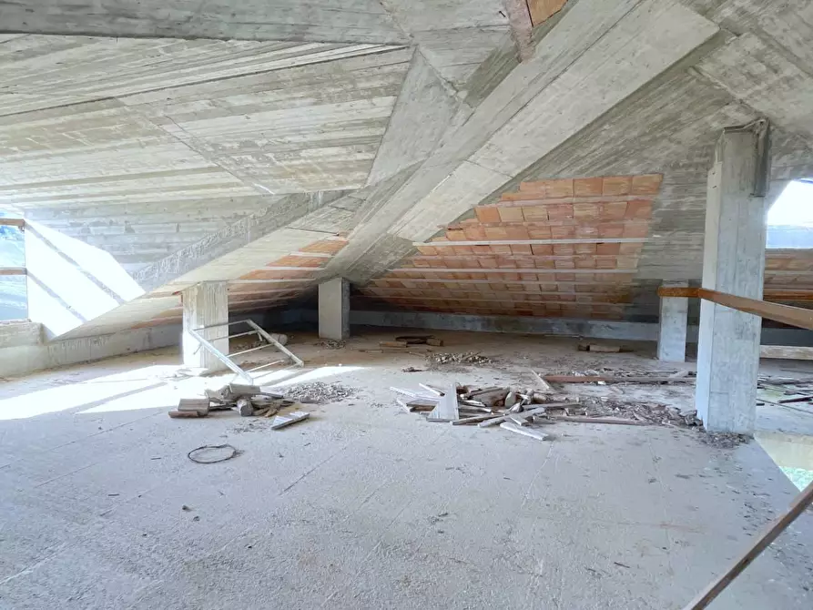 Immagine 43 di Villa in vendita  in Contrada Tronto (zona San Martino ) snc a Ancarano