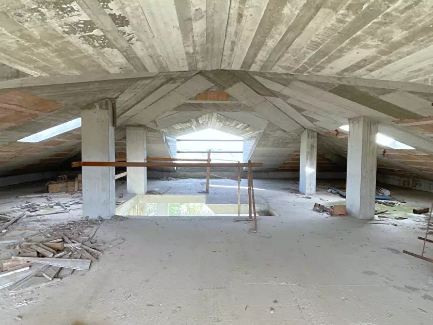 Immagine 46 di Villa in vendita  in Contrada Tronto (zona San Martino ) snc a Ancarano