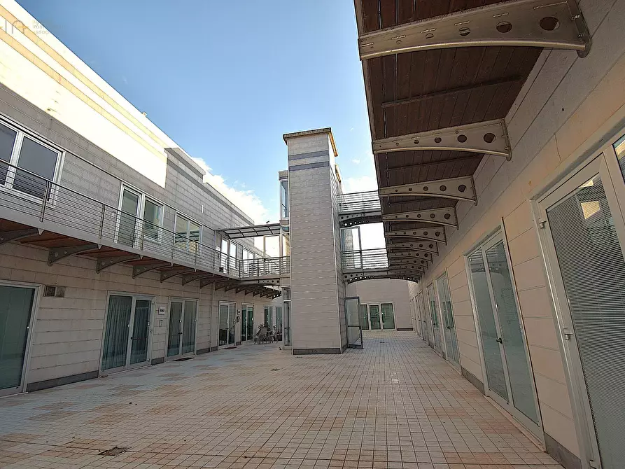 Immagine 36 di Ufficio in vendita  in Contrada San Giovanni snc a San Benedetto Del Tronto