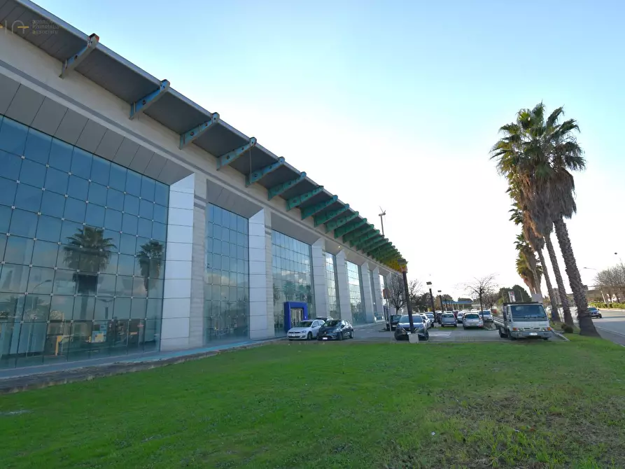 Immagine 45 di Ufficio in vendita  in Contrada San Giovanni snc a San Benedetto Del Tronto