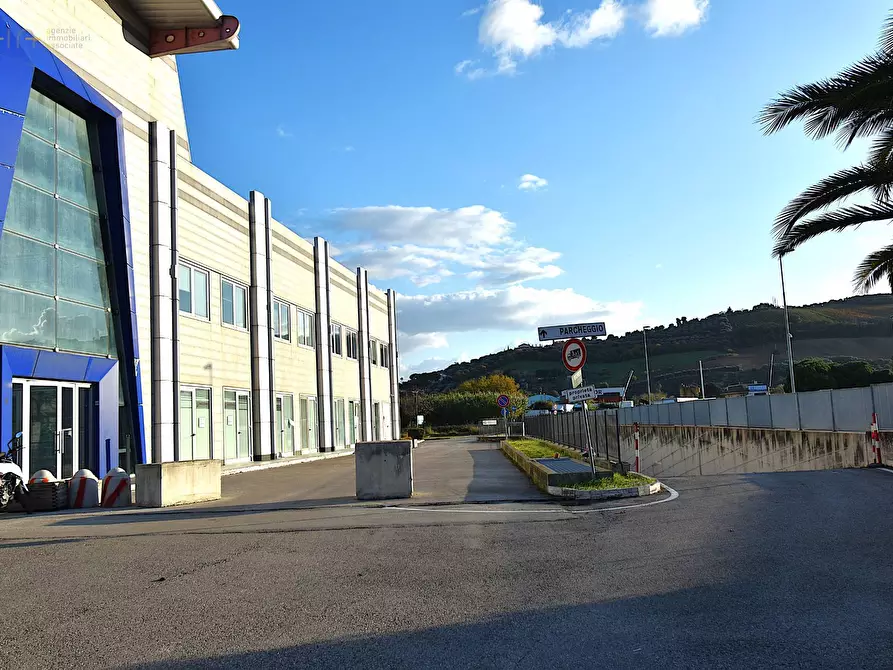 Immagine 63 di Ufficio in vendita  in Contrada San Giovanni snc a San Benedetto Del Tronto