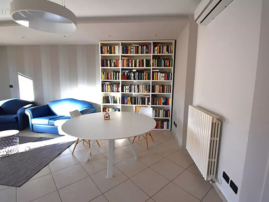 Immagine 4 di Appartamento in vendita  in Via Parignano a Nereto